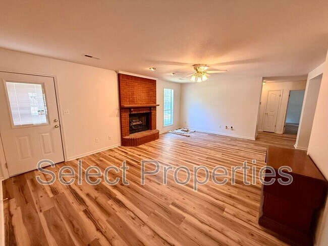 Building Photo - 3108 Maplewood Terrace