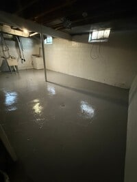 Building Photo - Newly Renovated 2 Bedroom / 1 Bath Duplex ...