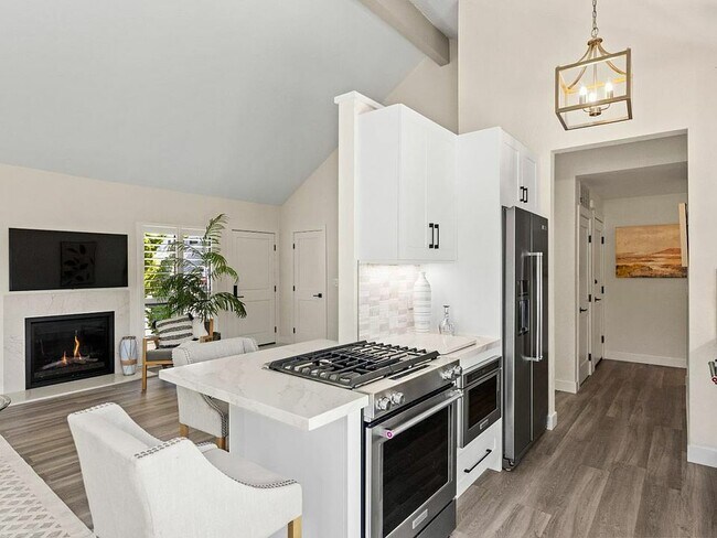 Building Photo - 4000 Rio Rd