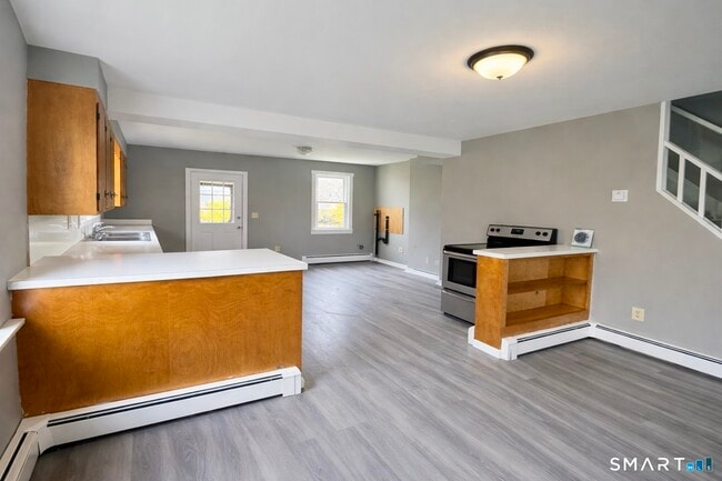 Building Photo - 54 Litchfield Ave