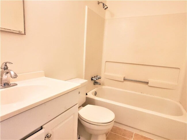 Building Photo - 66 Country Pl Ct