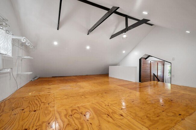 Building Photo - 82 Linden Ave