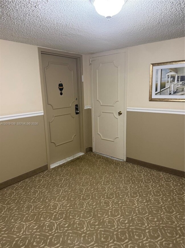 Building Photo - 100 Golden Isles Dr