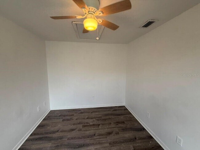 Building Photo - 833 Caribbean Dr