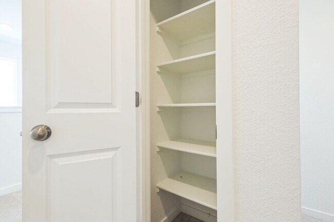 Building Photo - 541 Byrd Aly