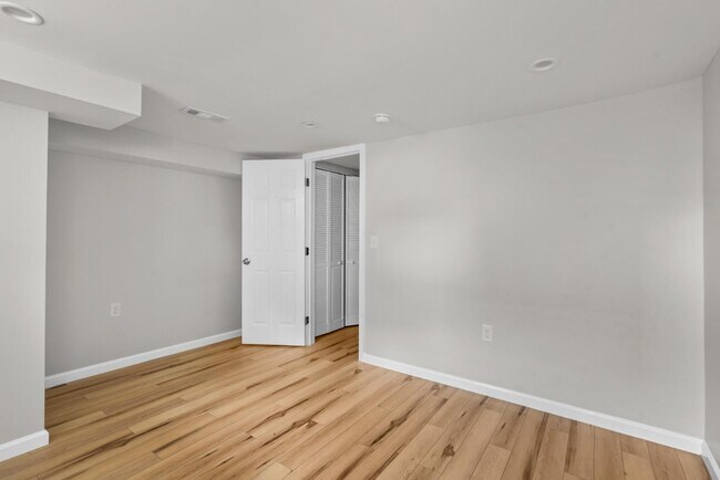 Building Photo - 2110 E Fayette St