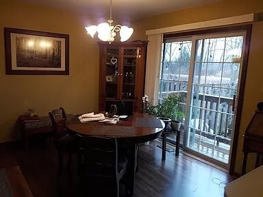 Dining area - 36 Lilac Ct