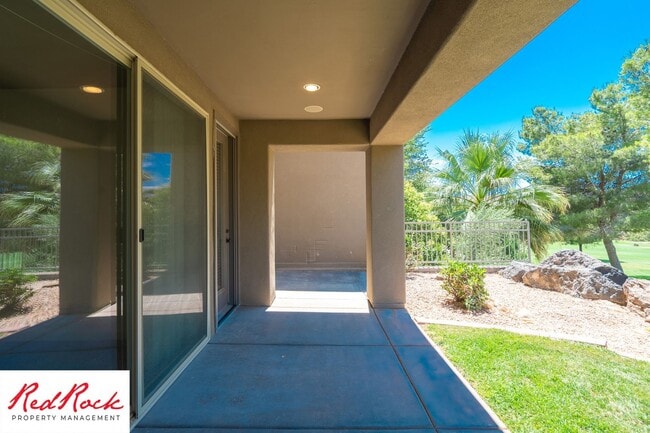 Building Photo - Remarkable 3 Bedroom Condo Next to Sunbroo...