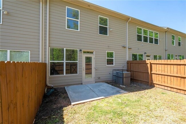 Building Photo - 2251 Mulsanne Dr