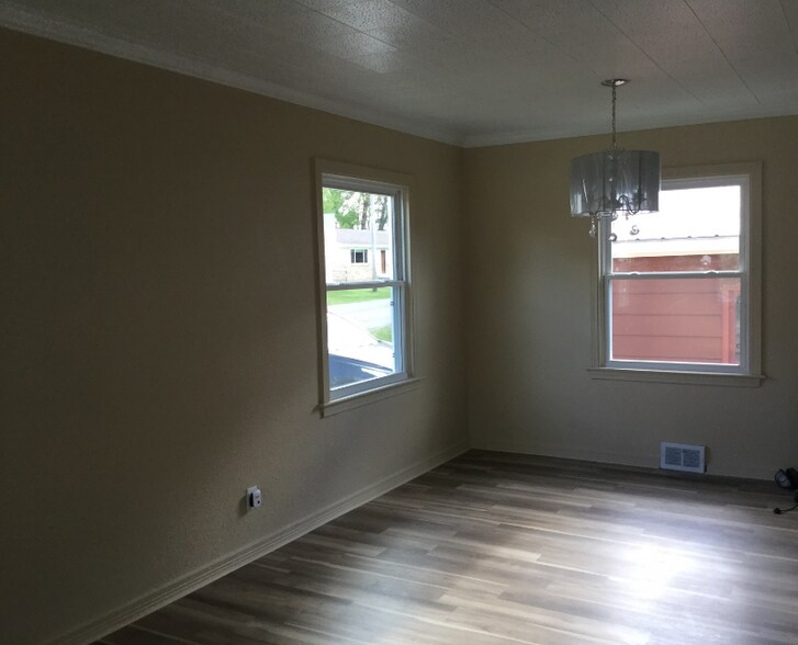 Building Photo - 6289 Marsh Rd