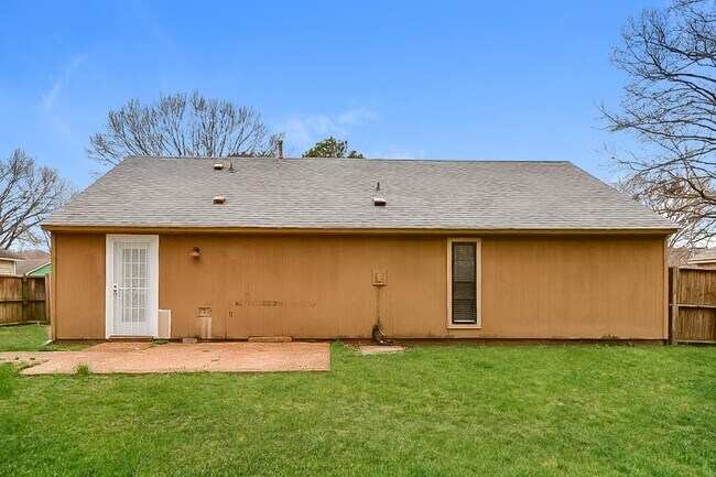 Building Photo - 2218 Morning Vista Dr