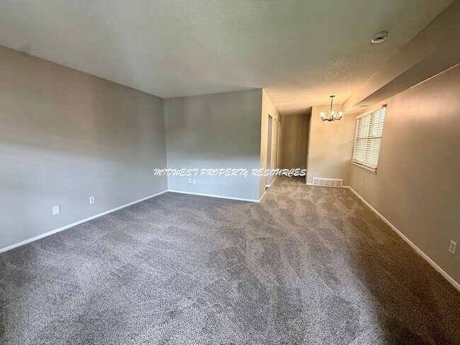 Building Photo - STUDIO Apartment Available