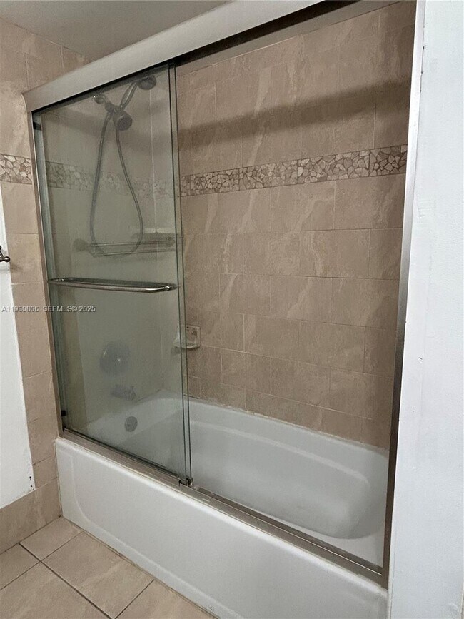 Building Photo - 2640 S University Dr