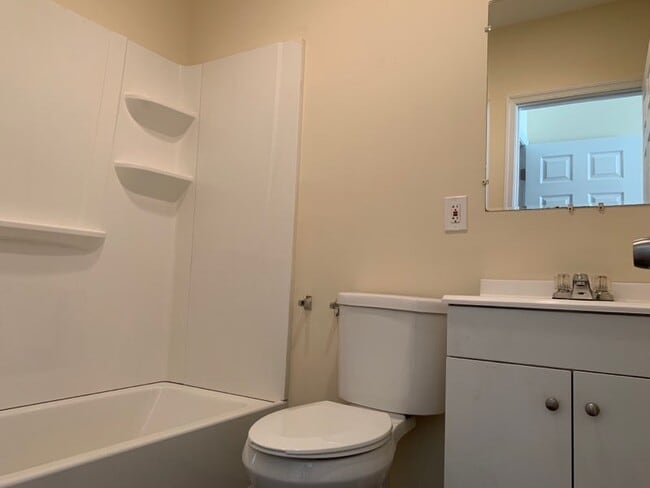 Building Photo - Gorgeous 3-Bedroom, 3-Bath Home in Kensington | Available Now