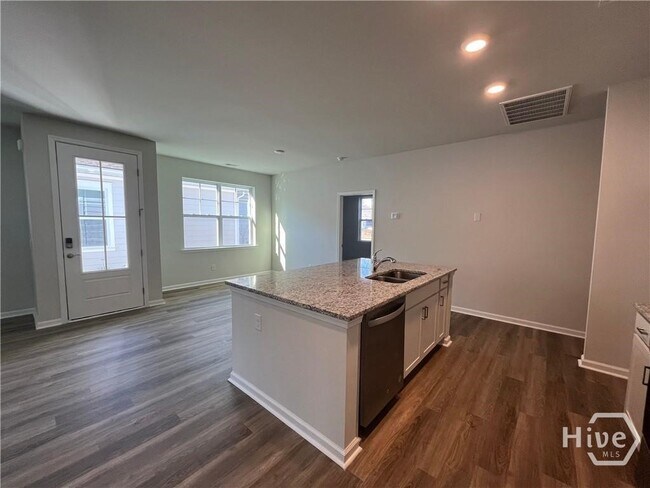 Building Photo - 143 Holloway Hl