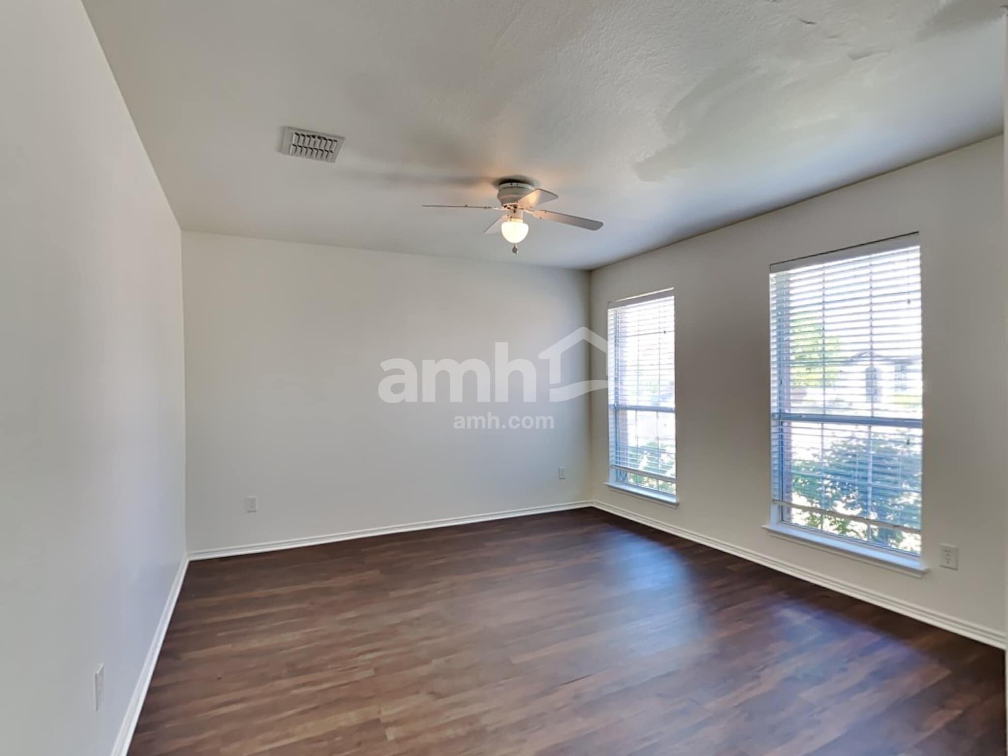 Building Photo - 617 Overton Dr