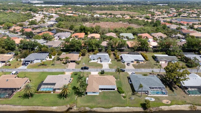 Building Photo - 153 Hourglass Dr