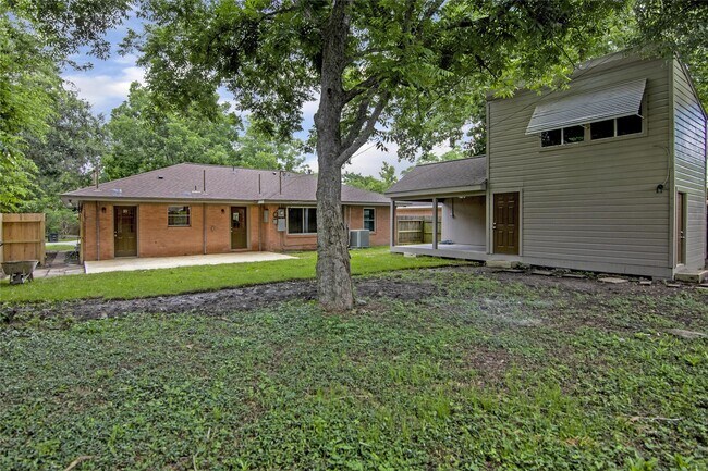 Building Photo - 6225 Indigo St