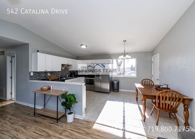 Building Photo - 542 Catalina Dr