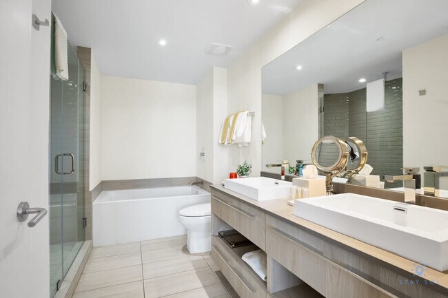 Building Photo - 4010 S Ocean Dr