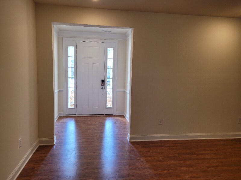 Building Photo - 904 Haybeck Ln