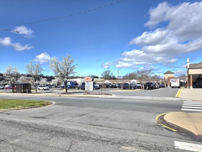 Building Photo - 6620 Boulevard View