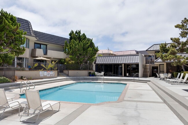 Building Photo - 806 S Sierra Ave