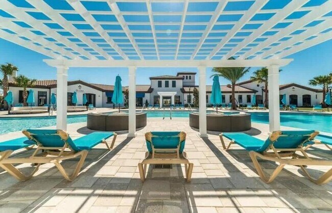 Building Photo - 2482 Dubai St