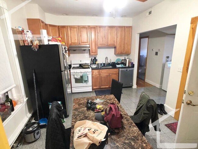 Building Photo - Really Nice 4 bed 2 bath in Fort Hill....