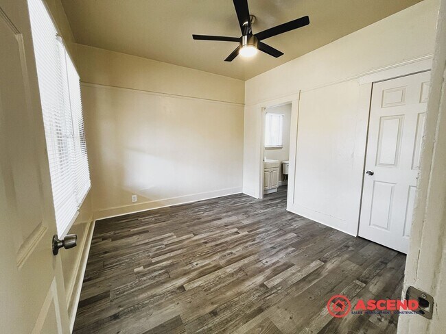 Building Photo - 1802 Forrest St