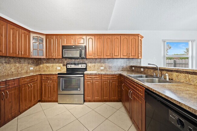 Building Photo - 14290 SW 287th St