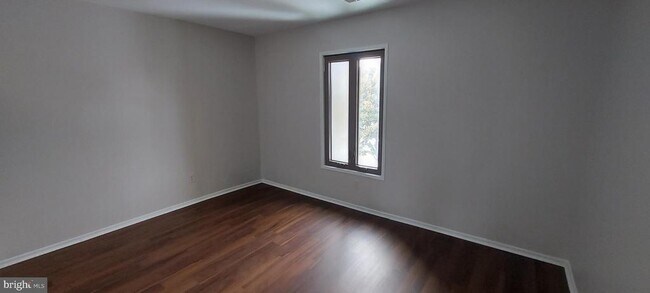 Building Photo - 9505 Fern Hollow Way