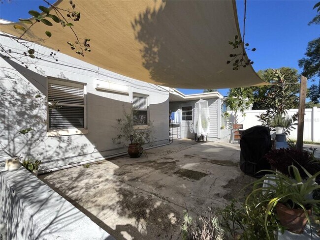Building Photo - 770 Baffie Ave
