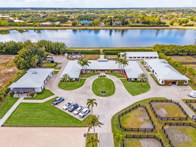 Building Photo - 13155 Southfields Rd