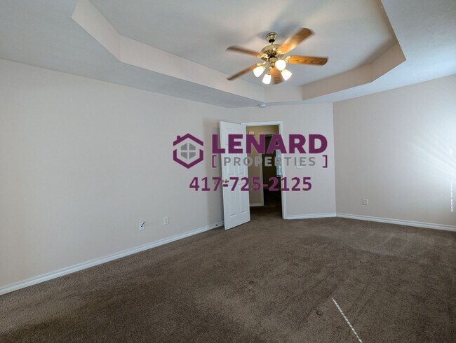 Building Photo - Large 3 Bedroom Home Ready for Move In!
