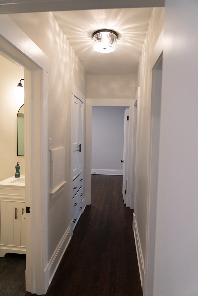 Hallway - 10122 Adelaide Ave