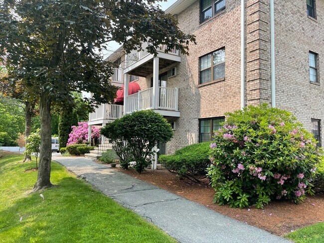 Primary Photo - 12 Kenmar Dr