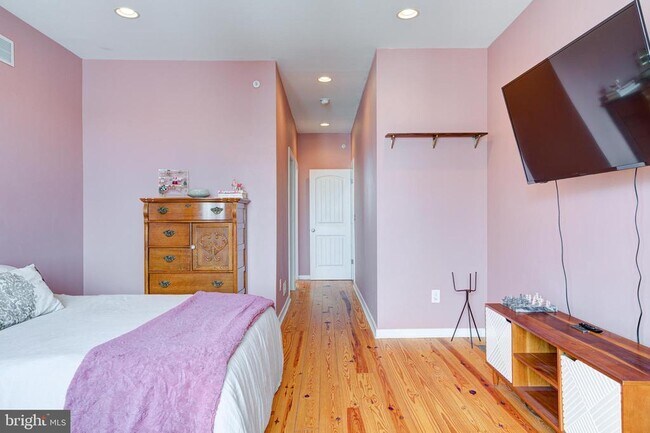 Building Photo - 1509 Dorrance St