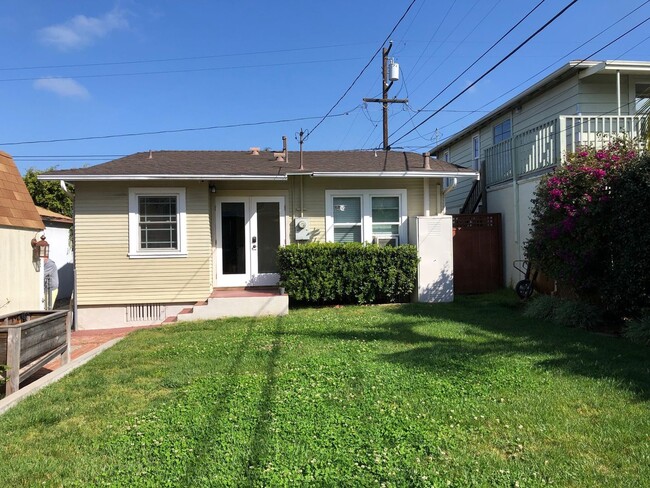 Building Photo - Beautiful Craftsman 2 Bedroom North Park Home!