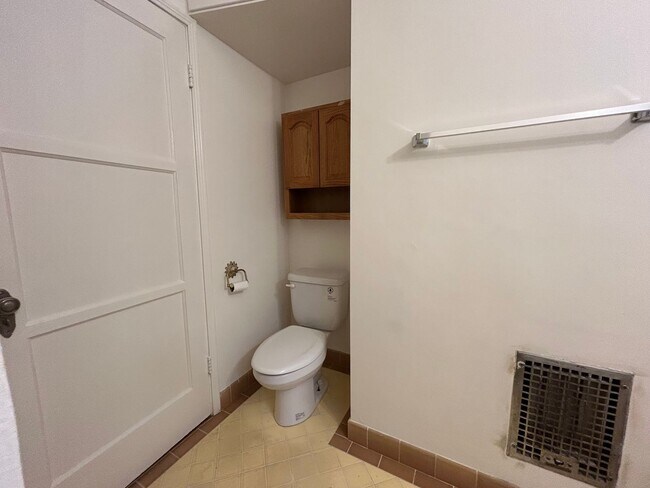 Building Photo - Rare Nostalgic Vintage 2Bedroom Home