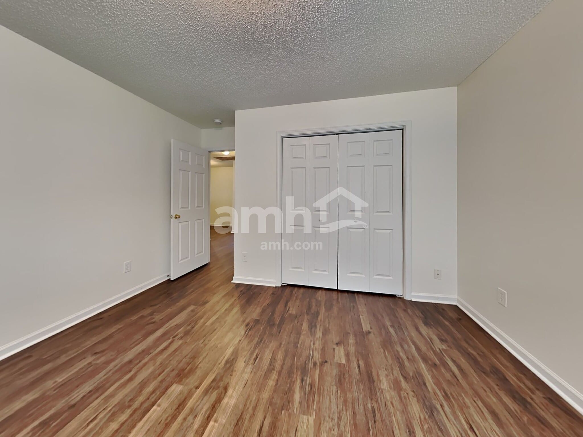 Building Photo - 425 Green Park Ln