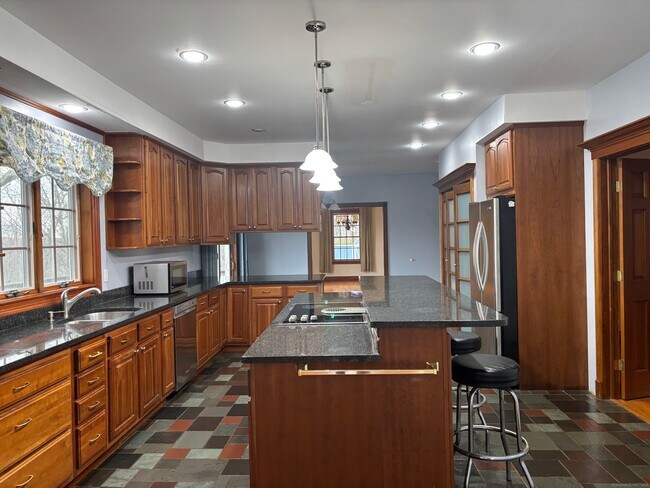 Building Photo - 38 Merriman Ln