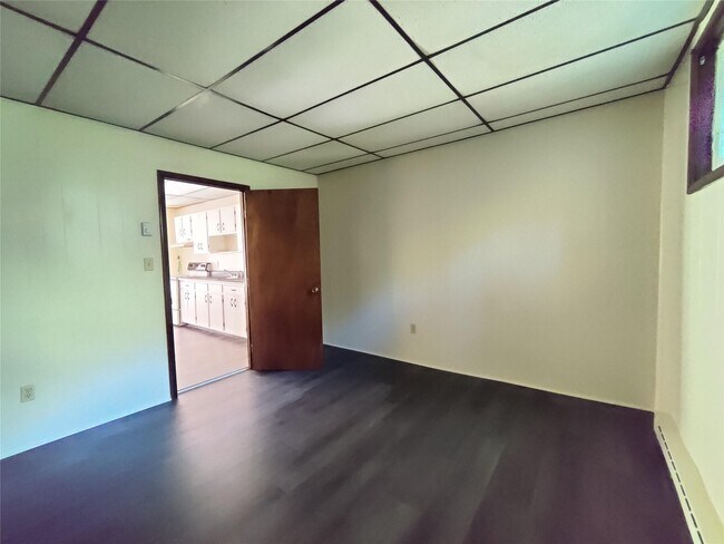 Building Photo - 28 Vineyard Ave