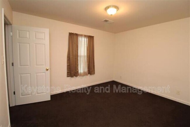 Building Photo - 512-2B Peachers Ridge Road