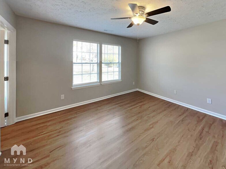 Building Photo - 103 Adlett Ln