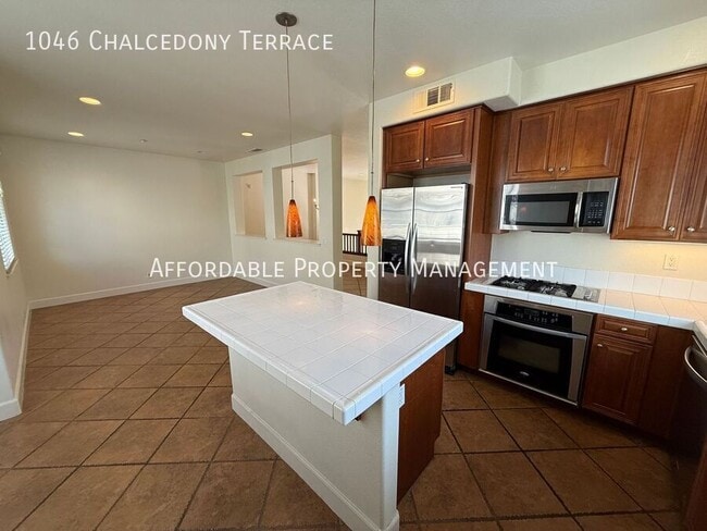 Building Photo - 1046 Chalcedony Terrace