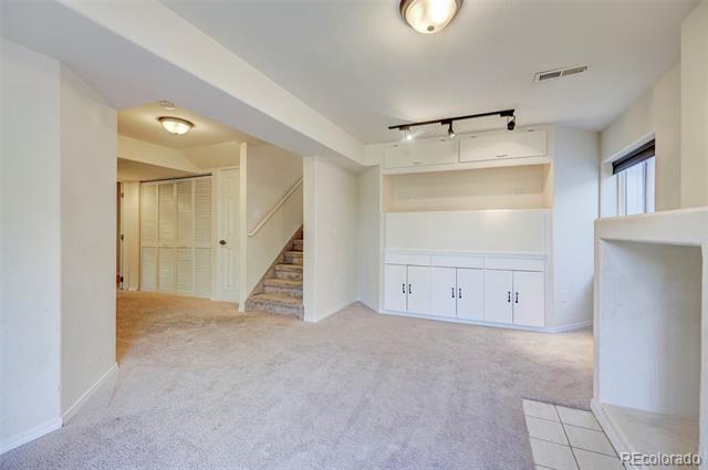 Building Photo - 835 Ridgebury Pl