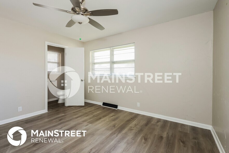 Building Photo - 2632 Kings Way