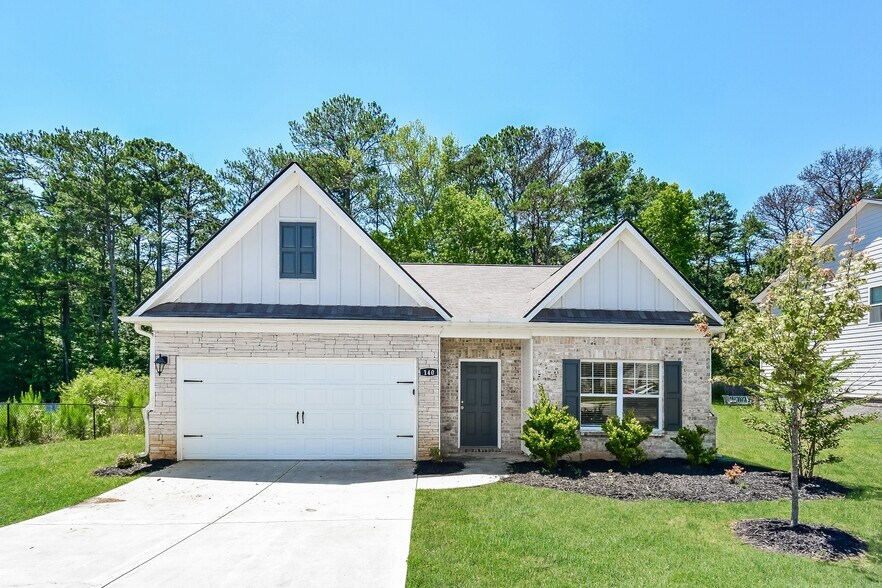Primary Photo - 140 Innis Brk Cir