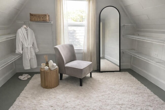 Building Photo - 5036 Golden Forest Dr